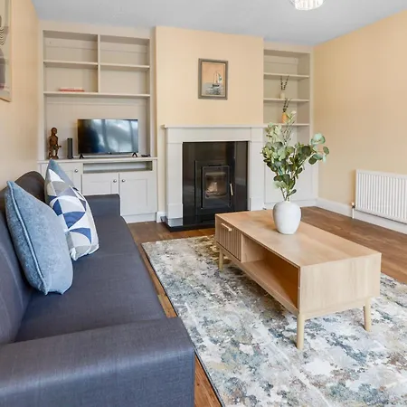 Semesterbostad Urban Retreat Walkable To & Salthill With Free Parking