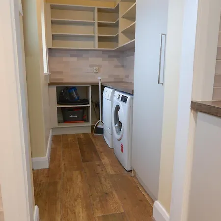 Prázdninový dům Urban Retreat Close To & Salthill With Free Parking *