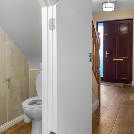 Urban Retreat Close To & Salthill With Free Parking 펜션 골웨이