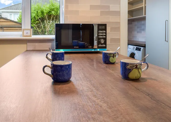 Urban Retreat Walkable To & Salthill With Free Parking Semesterbostad *