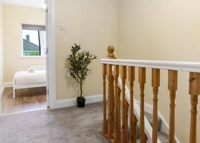 Semesterbostad Urban Retreat Walkable To & Salthill With Free Parking *