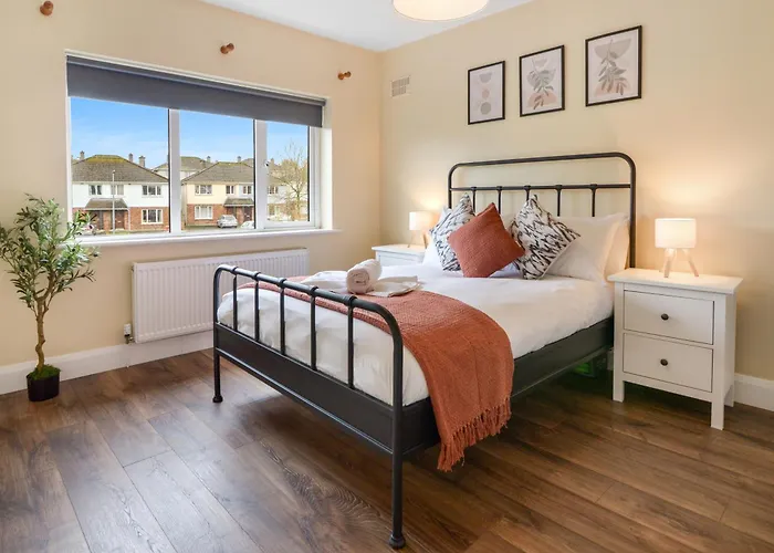 Urban Retreat Walkable To & Salthill With Free Parking Semesterbostad *