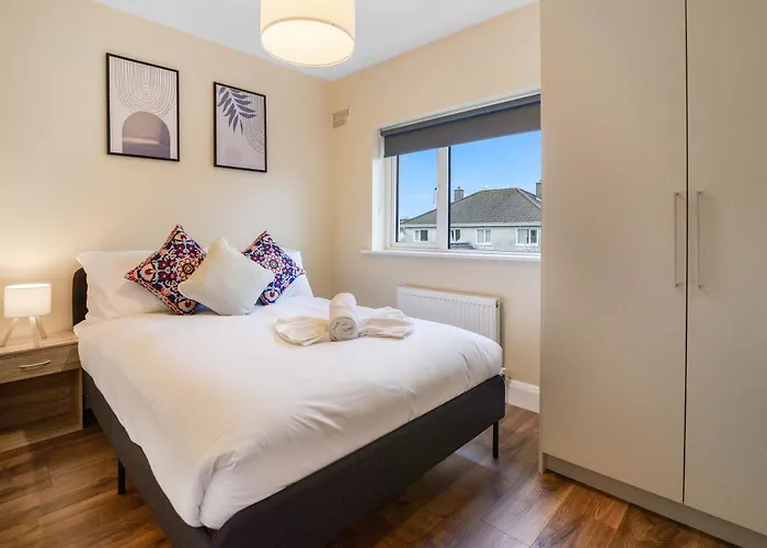 Urban Retreat Walkable To & Salthill With Free Parking *