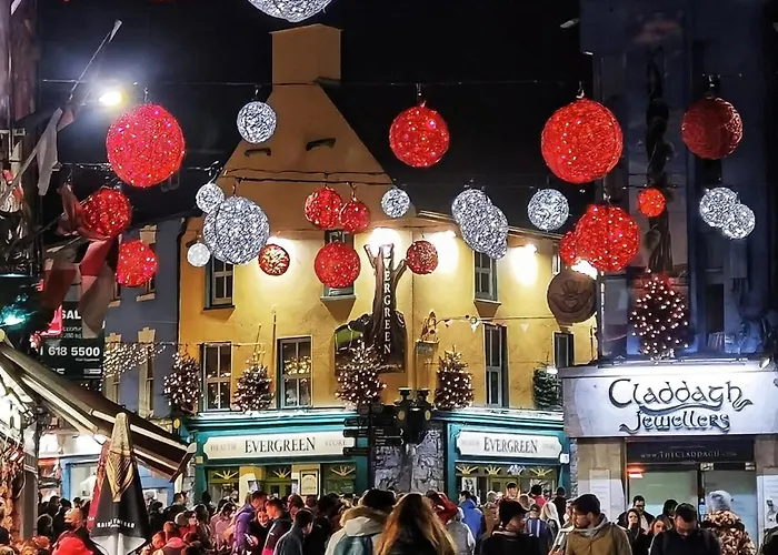 Urban Retreat Walkable To & Salthill With Free Parking