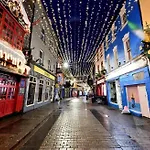 Semesterbostad Urban Retreat Walkable To & Salthill With Free Parking