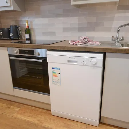 Semesterbostad Urban Retreat Close To & Salthill With Free Parking *