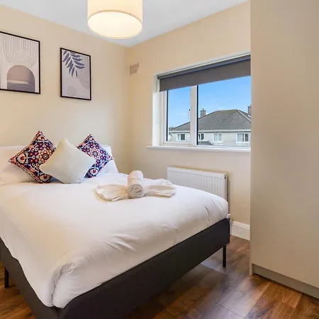 Urban Retreat Close To & Salthill With Free Parking *